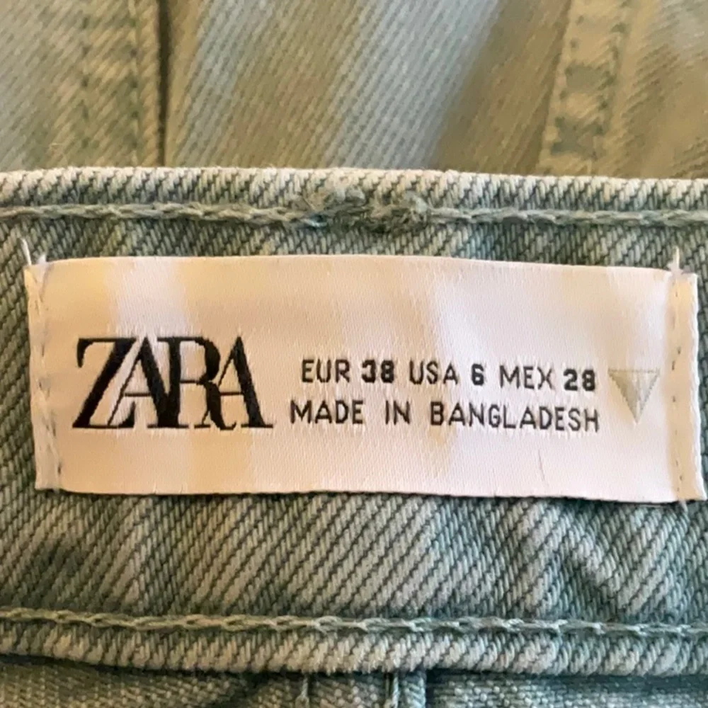 Zara jeans straight leg light green 9374/061/500/38